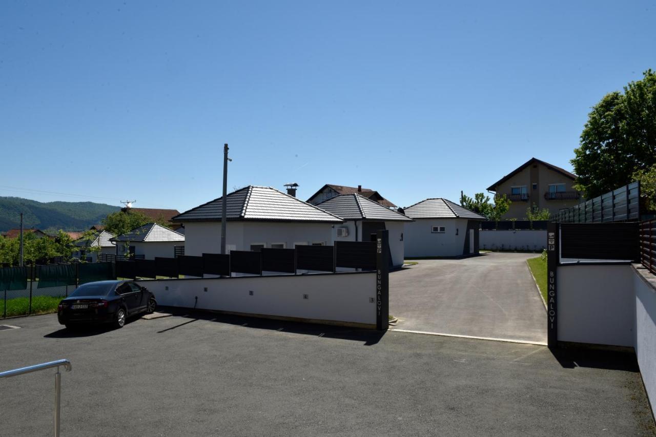 Apartmani I Bungalovi Trojka バニャ・ルカ エクステリア 写真