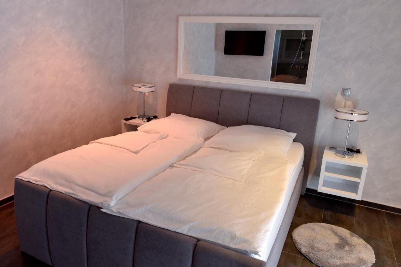 Apartmani I Bungalovi Trojka バニャ・ルカ エクステリア 写真