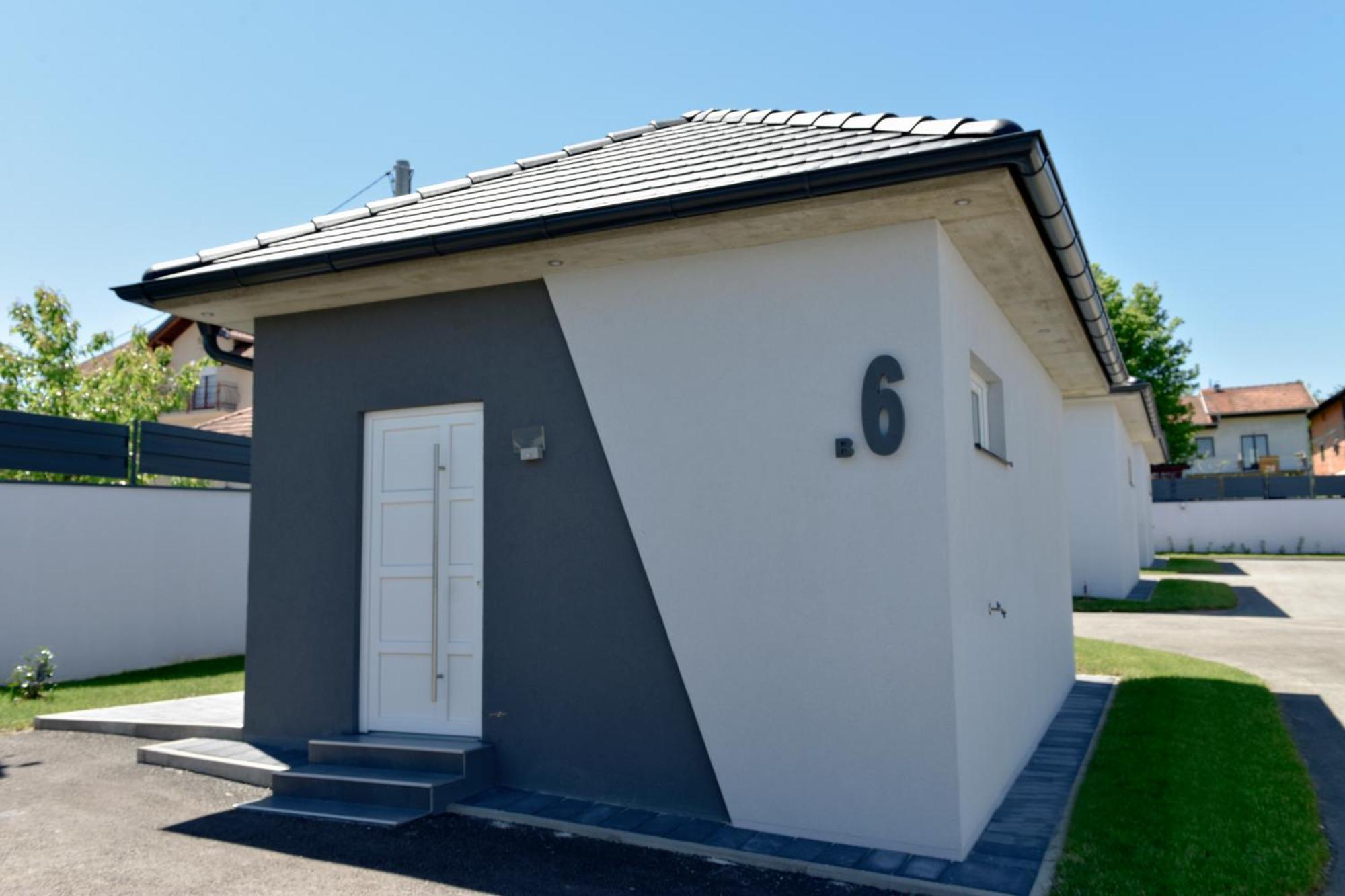 Apartmani I Bungalovi Trojka バニャ・ルカ 部屋 写真