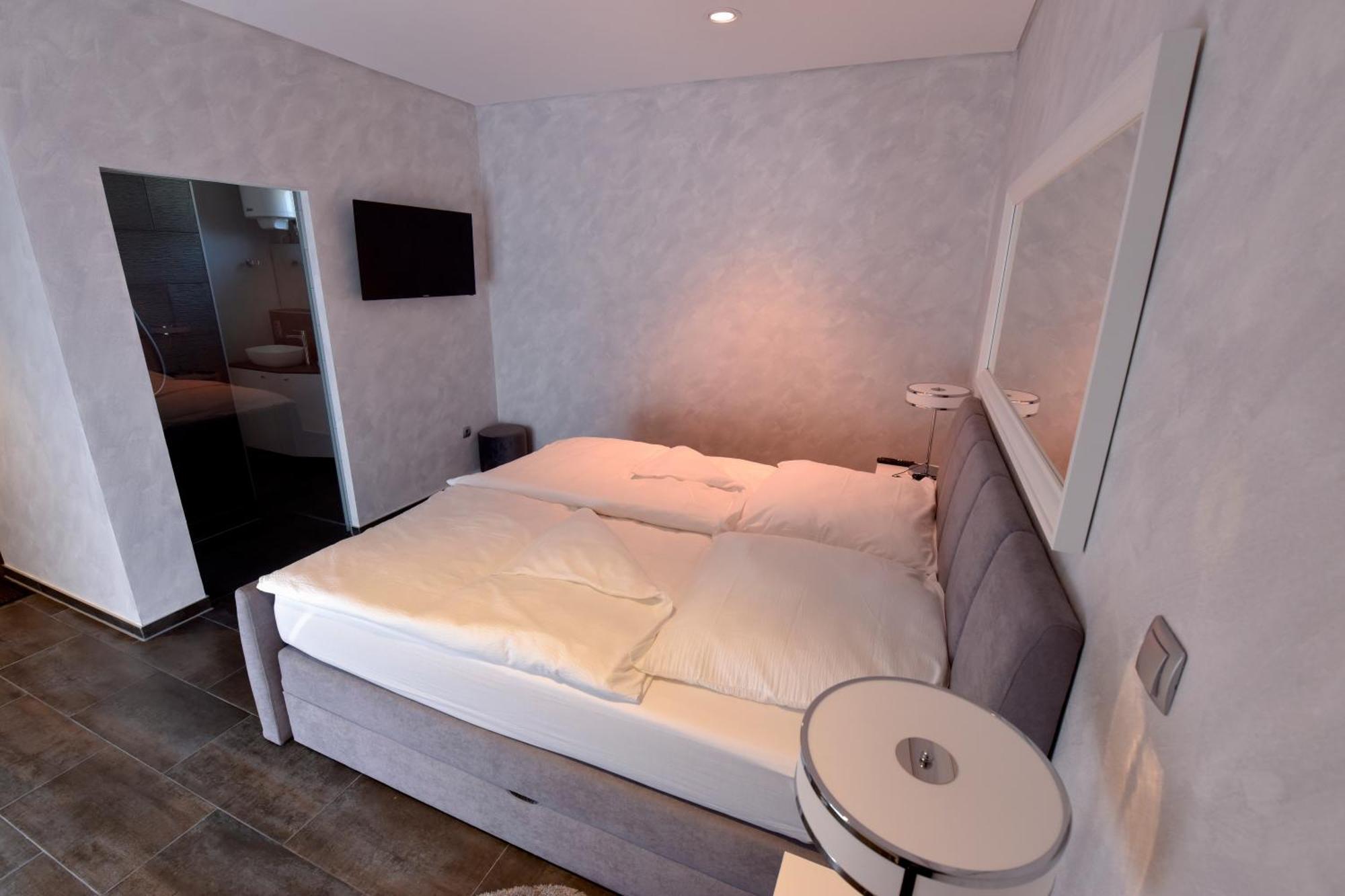 Apartmani I Bungalovi Trojka バニャ・ルカ 部屋 写真