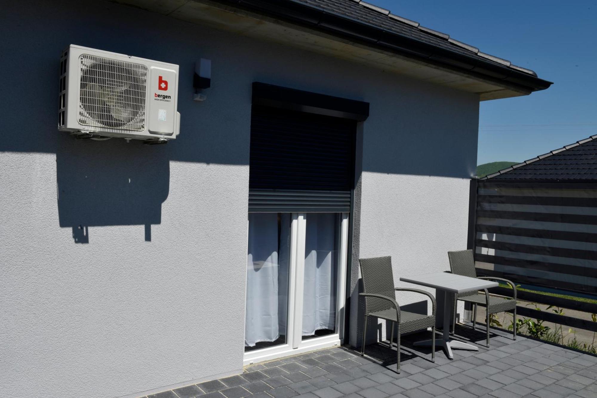 Apartmani I Bungalovi Trojka バニャ・ルカ 部屋 写真