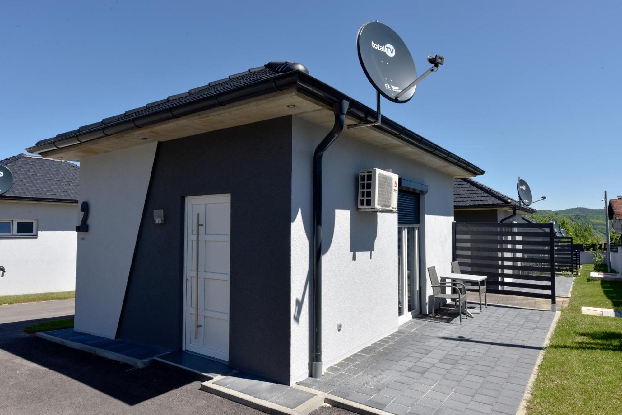 Apartmani I Bungalovi Trojka バニャ・ルカ 部屋 写真